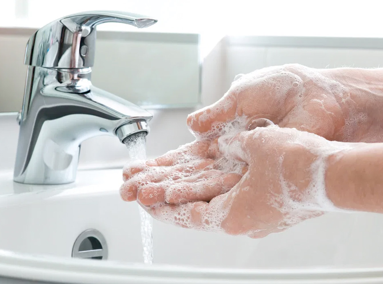 limpieza de manos con jabon antes de mascarilla iberomask